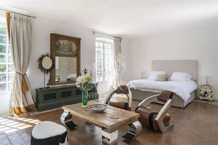 Image No.7-11 Bed House for sale