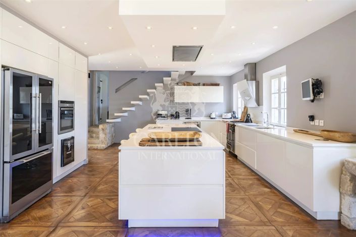 Image No.9-11 Bed House for sale