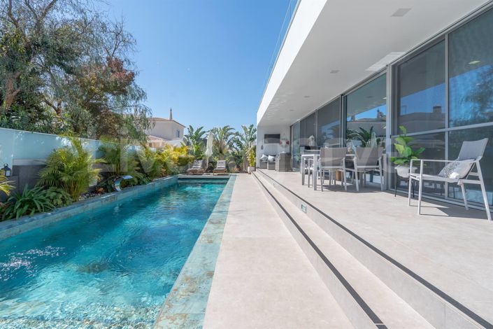 Image No.10-5 Bed House for sale