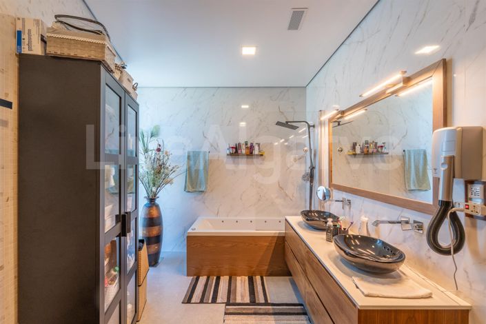 Image No.14-5 Bed House for sale