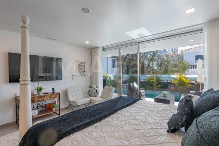 Image No.18-5 Bed House for sale