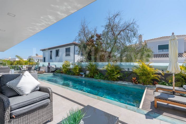 Image No.19-5 Bed House for sale