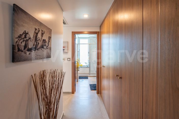 Image No.25-5 Bed House for sale