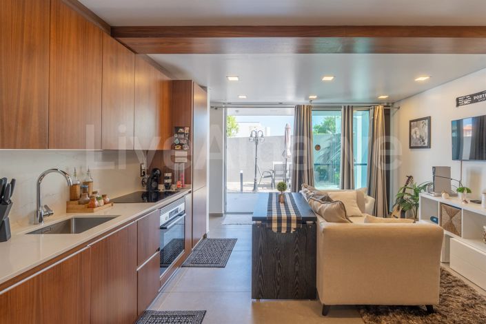 Image No.36-5 Bed House for sale