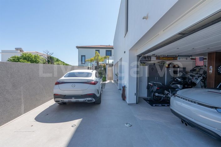 Image No.46-5 Bed House for sale