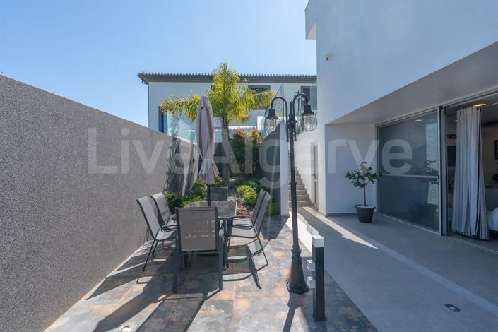 Image No.47-5 Bed House for sale