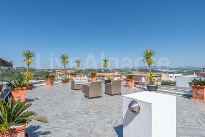 Image No.49-5 Bed House for sale