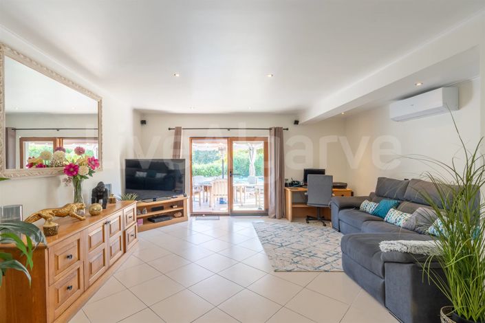 Image No.10-4 Bed House for sale