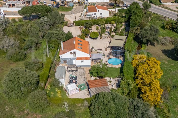 Image No.12-4 Bed House for sale