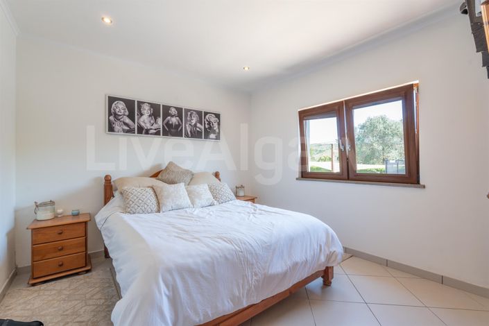 Image No.13-4 Bed House for sale