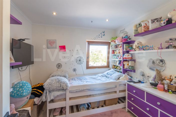 Image No.17-4 Bed House for sale