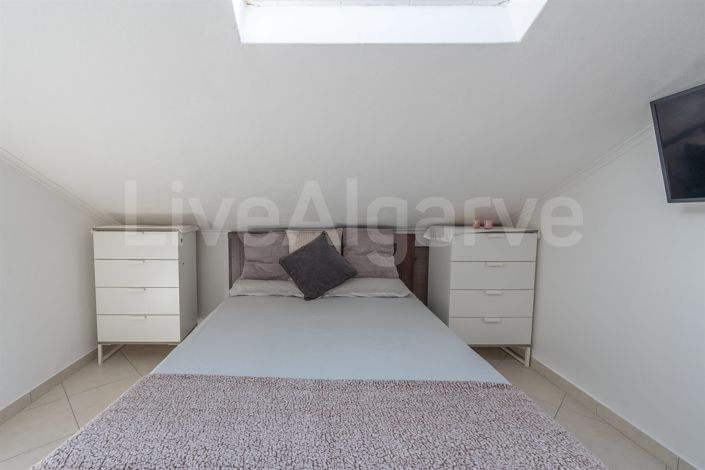 Image No.22-4 Bed House for sale