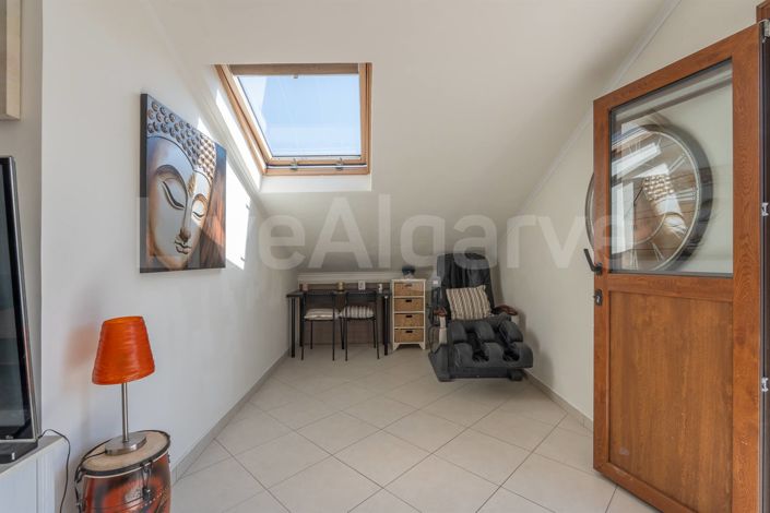 Image No.28-4 Bed House for sale