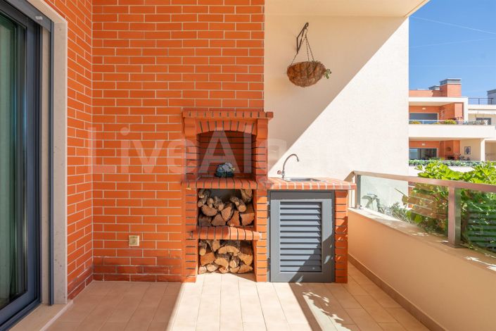 Image No.12-2 Bed Apartment for sale