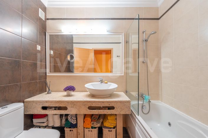 Image No.24-2 Bed Apartment for sale