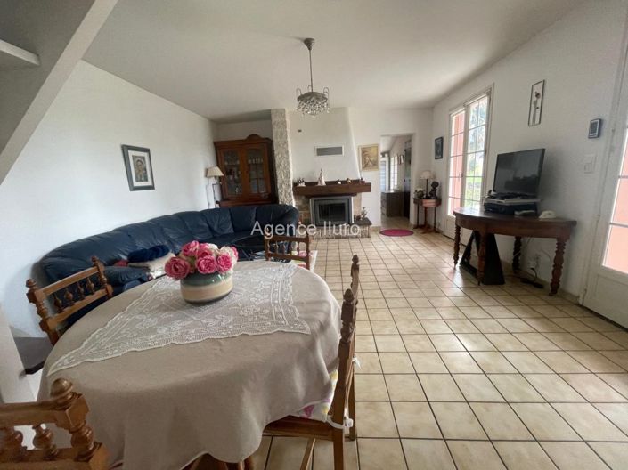 Image No.7-4 Bed House for sale