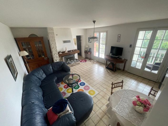 Image No.8-4 Bed House for sale