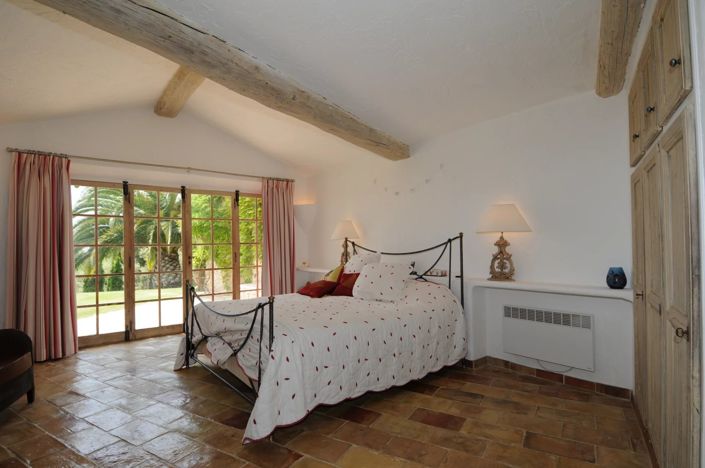 Image No.14-6 Bed House for sale