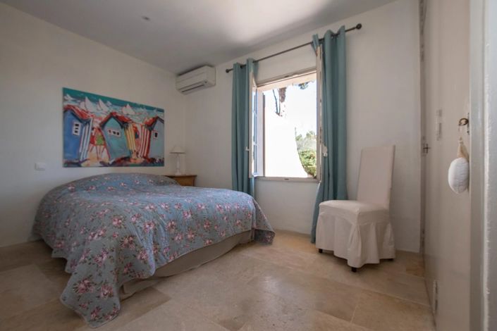 Image No.17-4 Bed House for sale