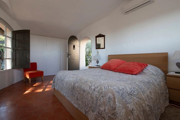 Image No.27-4 Bed House for sale