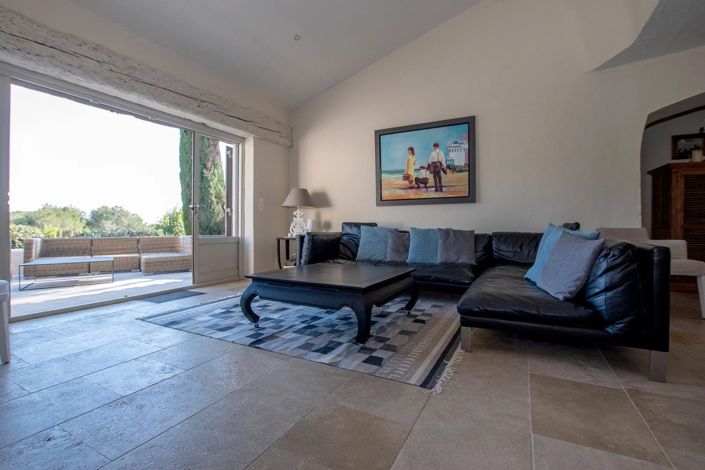 Image No.7-4 Bed House for sale