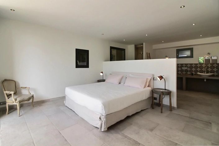 Image No.14-4 Bed House for sale