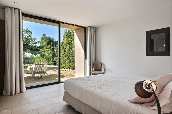 Image No.15-4 Bed House for sale