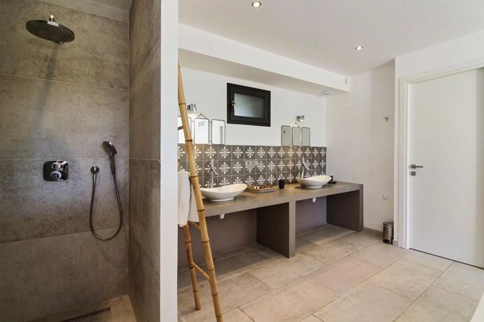 Image No.17-4 Bed House for sale