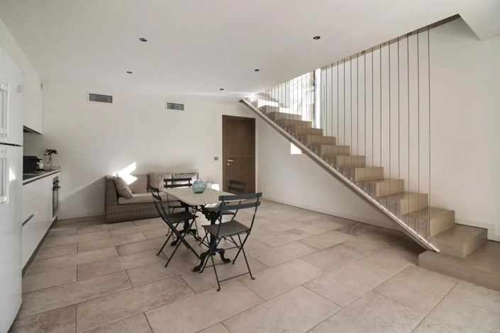 Image No.18-4 Bed House for sale