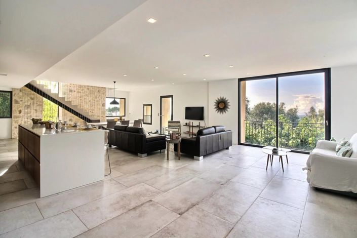 Image No.6-4 Bed House for sale