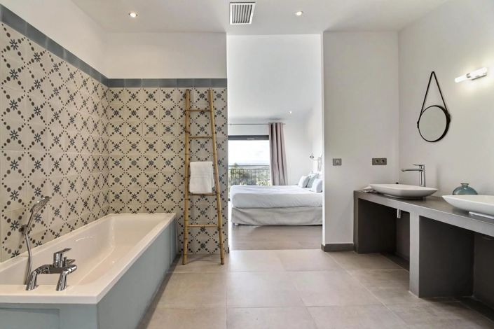 Image No.9-4 Bed House for sale