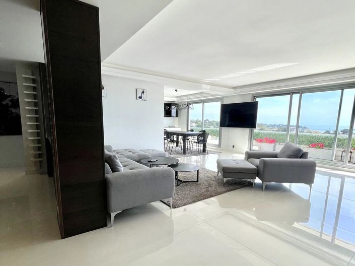 Image No.24-3 Bed Apartment for sale