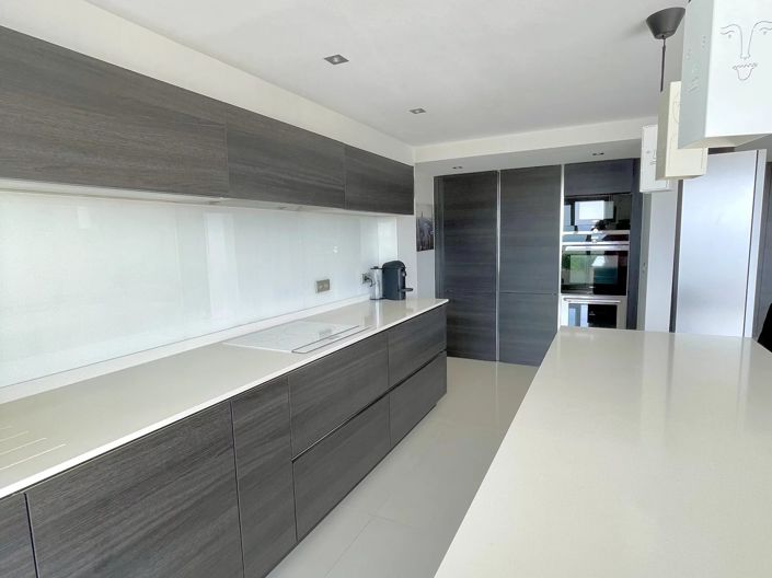 Image No.30-3 Bed Apartment for sale