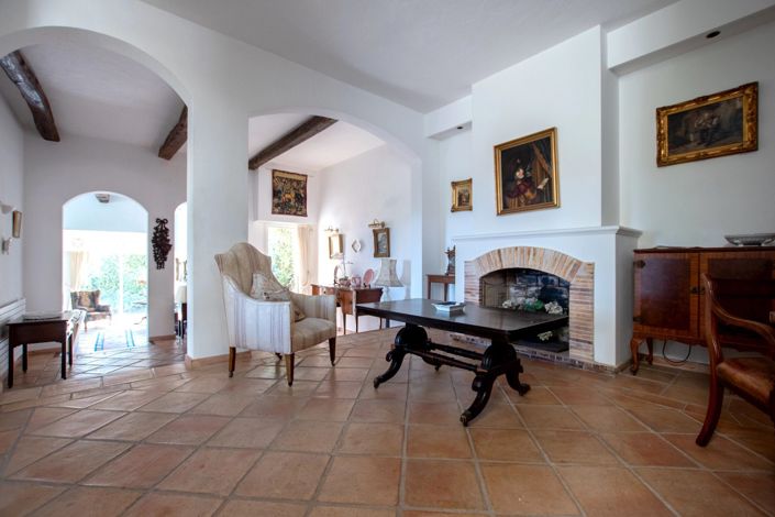 Image No.11-5 Bed House for sale