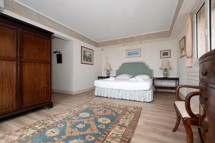 Image No.21-5 Bed House for sale