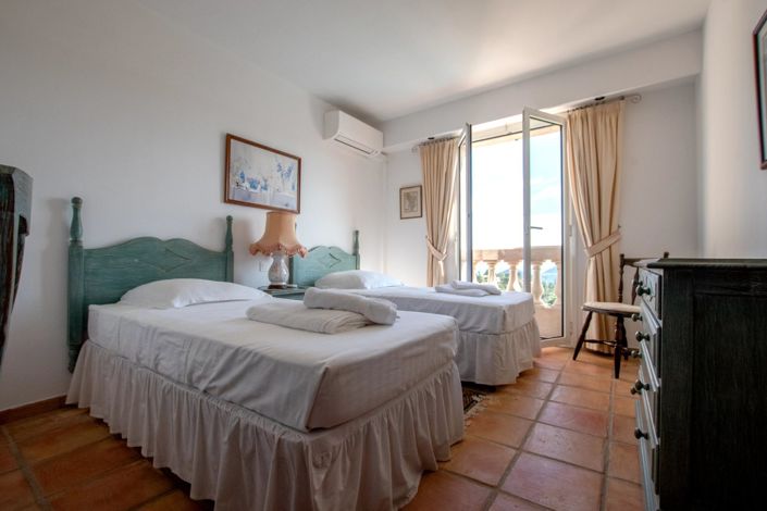 Image No.27-5 Bed House for sale