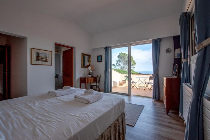 Image No.33-5 Bed House for sale