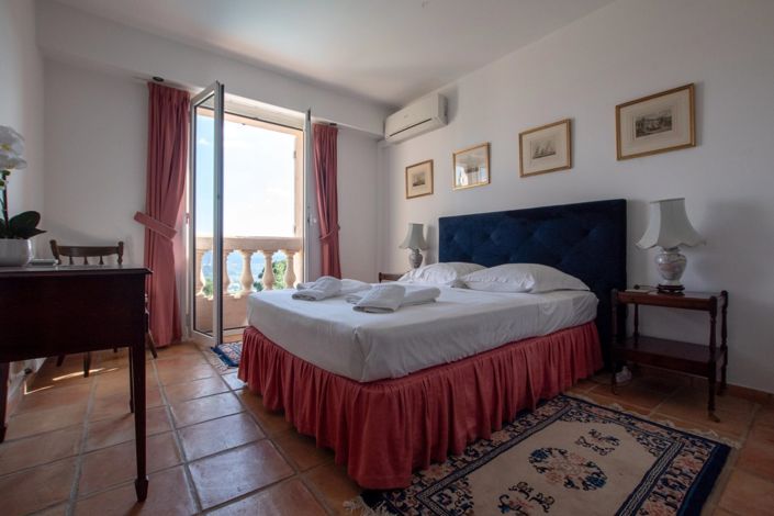 Image No.36-5 Bed House for sale