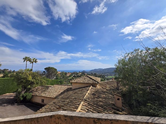 Image No.39-5 Bed House for sale