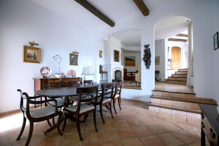 Image No.8-5 Bed House for sale