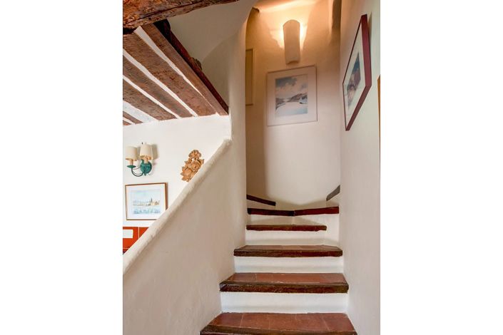 Image No.18-5 Bed House for sale