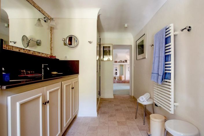 Image No.22-5 Bed House for sale