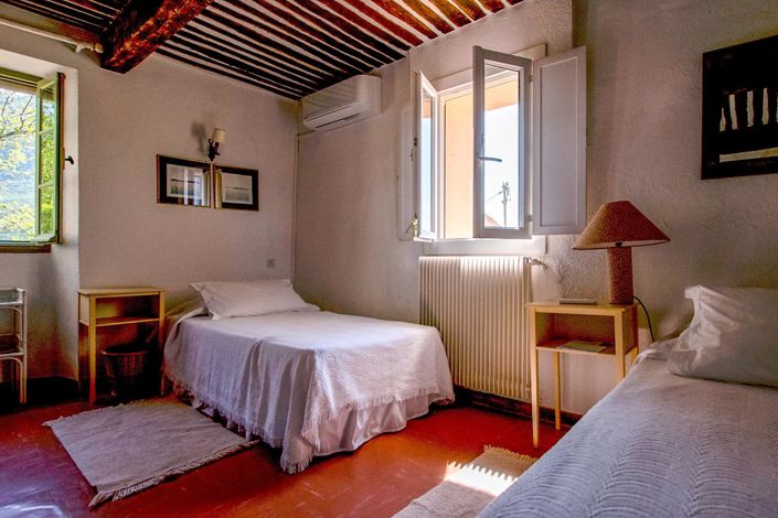 Image No.33-5 Bed House for sale