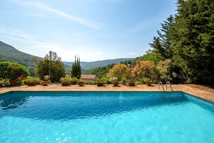 Image No.6-5 Bed House for sale