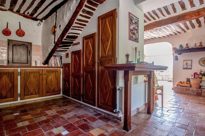 Image No.8-5 Bed House for sale