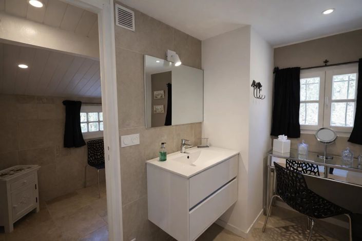 Image No.11-3 Bed House for sale