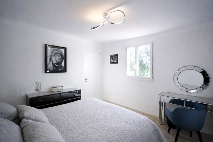 Image No.14-3 Bed House for sale