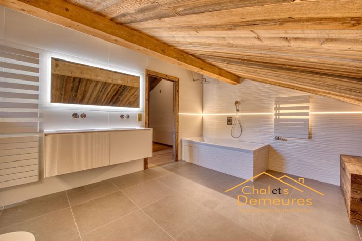 Image No.20-7 Bed House for sale