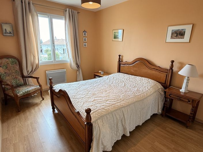 Image No.11-5 Bed House for sale