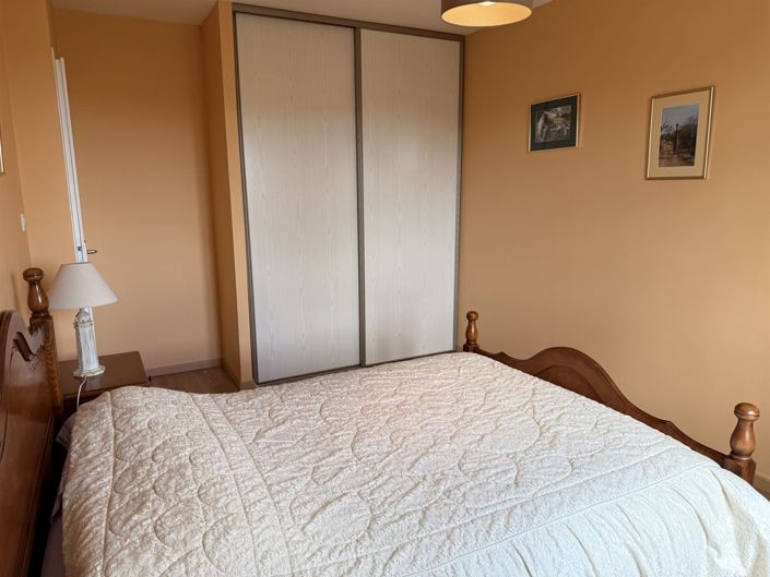 Image No.12-5 Bed House for sale